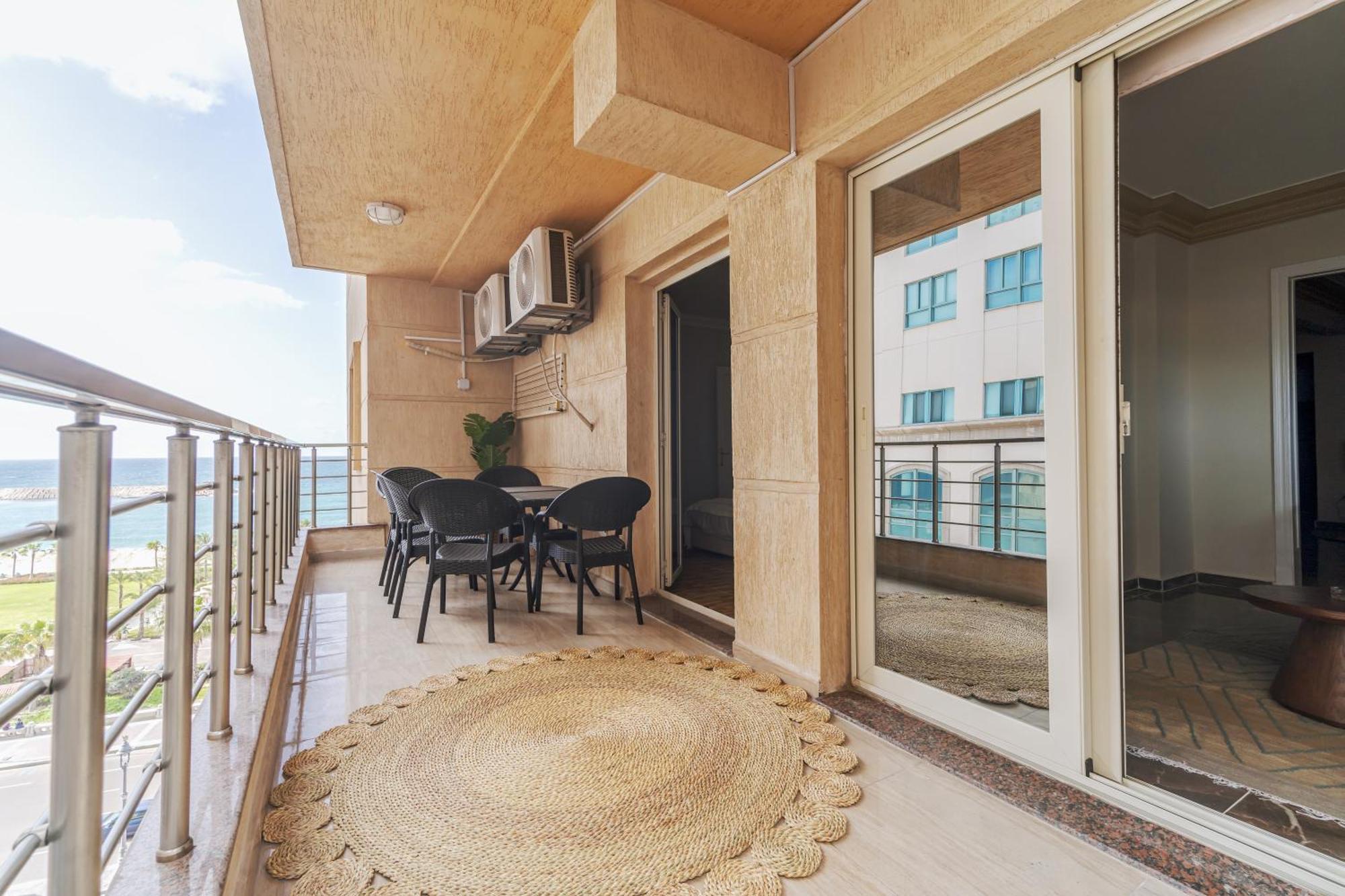 Nabeel Homes Boutique - G4